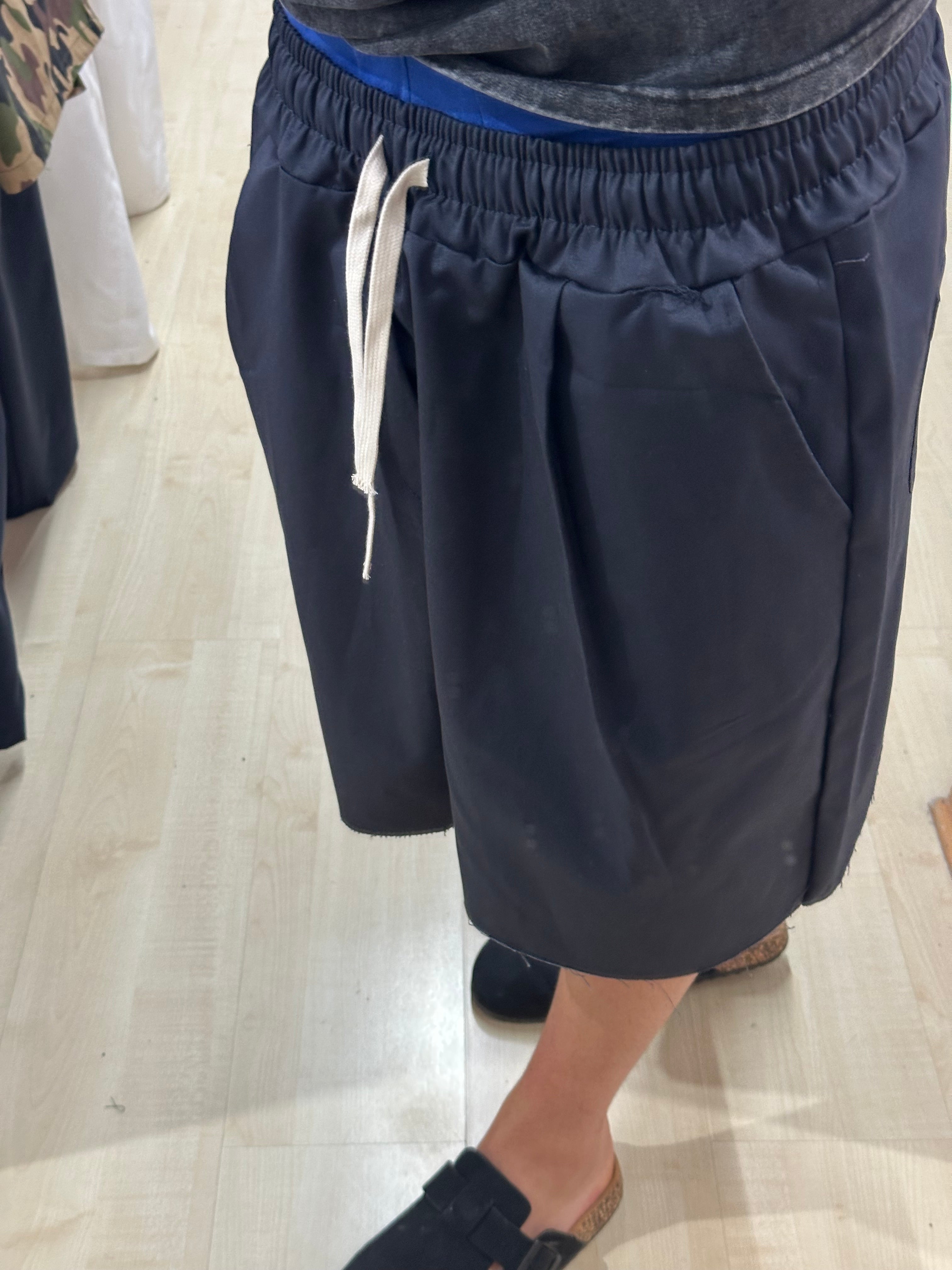 Bermuda baggy taglio vivo